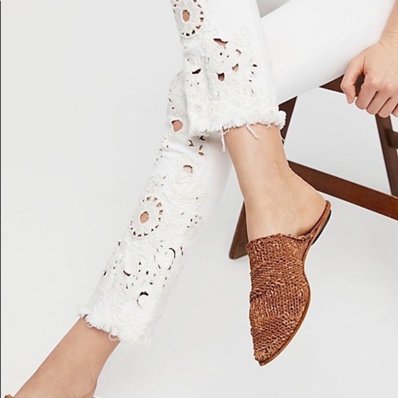 Free People Embroidered laser cut jeans - Picture 4 of 7